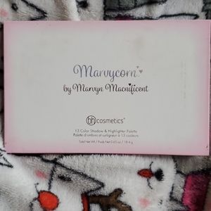 BH Cosmetics Eyeshadow&Highlight palette